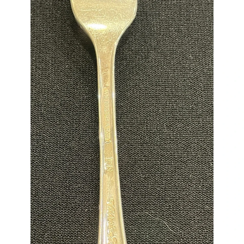 Wm Rogers & Son VICTORIAN ROSE Silverplate COCKTAIL/SEAFOOD FORKS (12) 5‎ 3/8